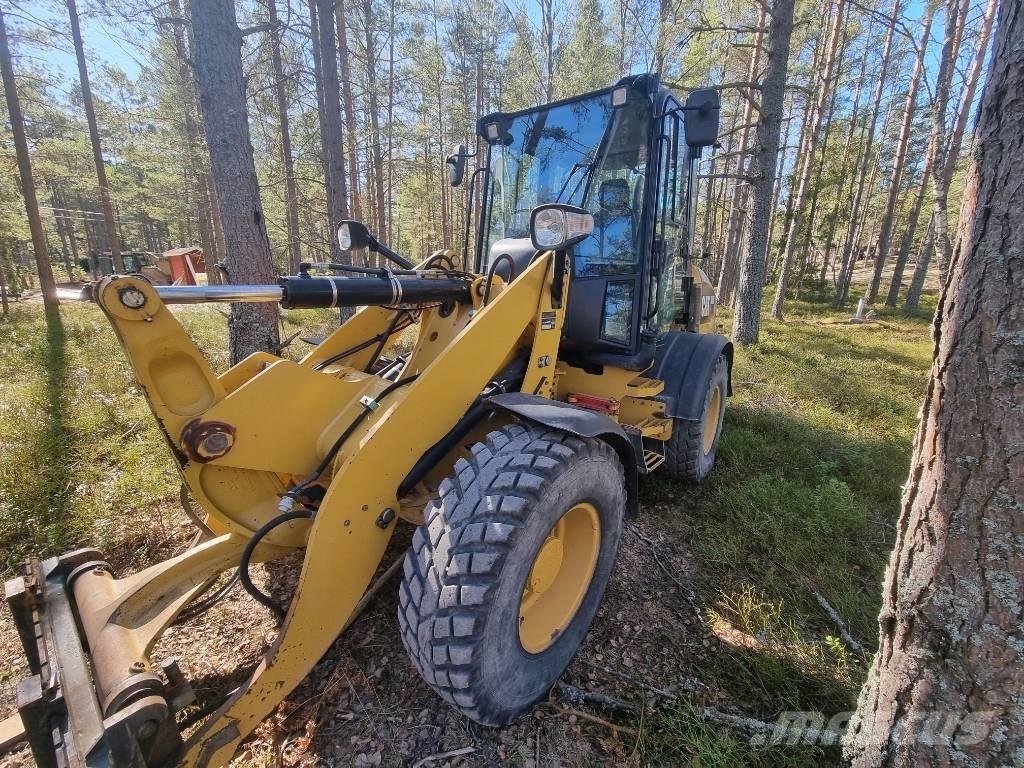 CAT 908M -2015 Gumikerekes homlokrakodók