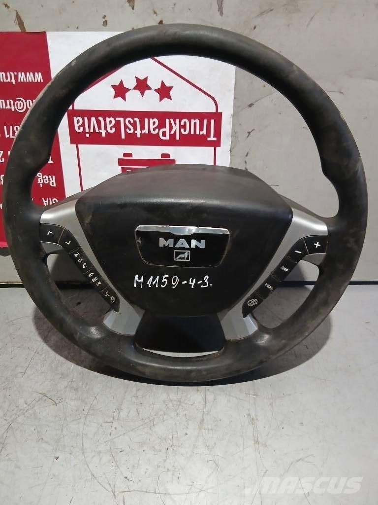 MAN TGX    81464306027 Vezetőfülke és belső tartozékok