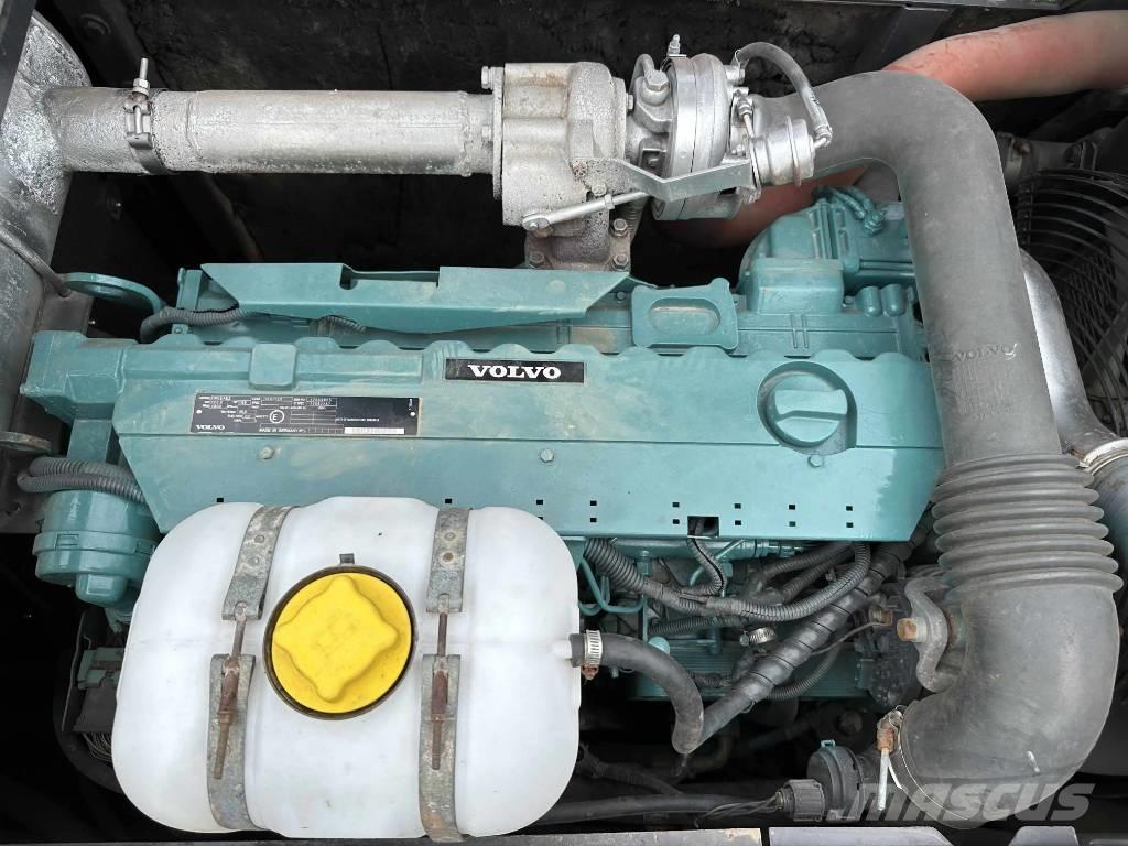 Volvo EC210D Lánctalpas kotrók