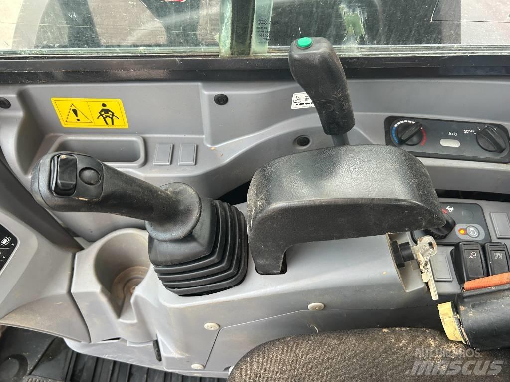 Kubota KX 080-4 Közepes (midi) kotrók 7 t - 12 t