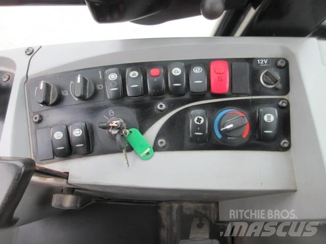 CAT 906 H Gumikerekes homlokrakodók
