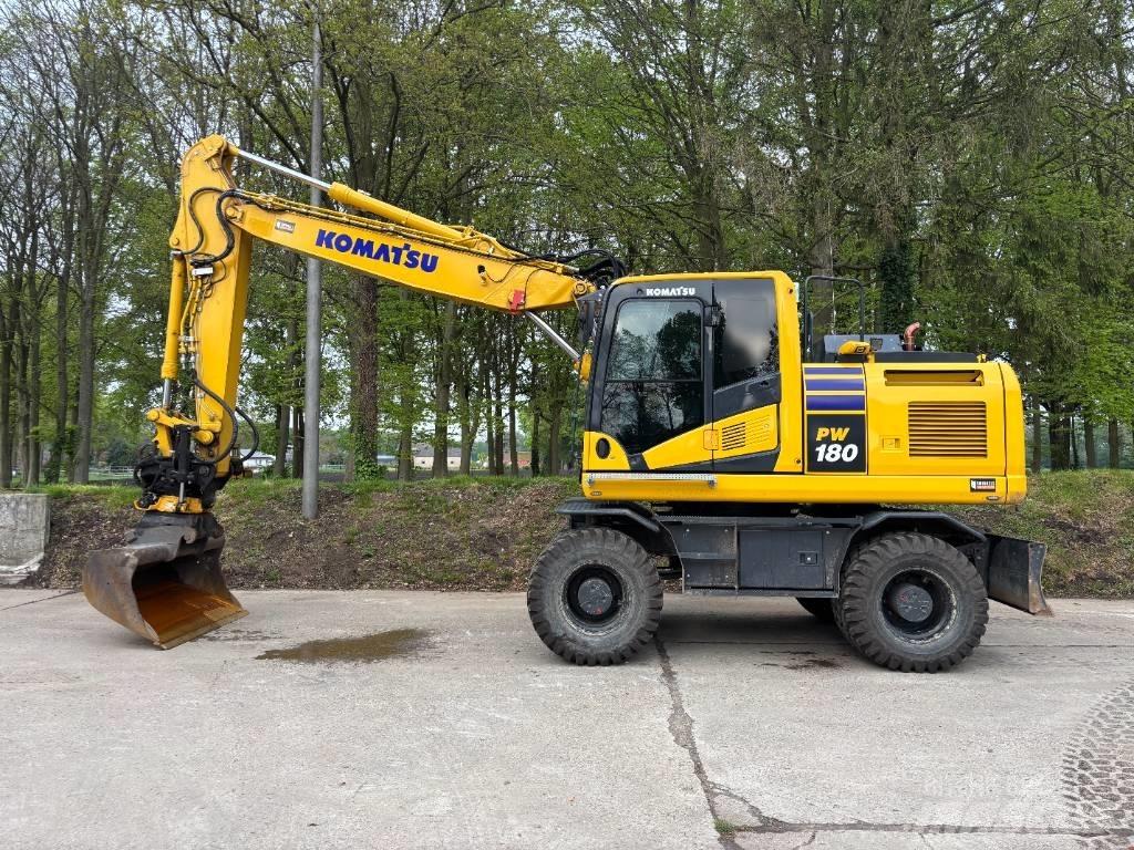 Komatsu PW180-11 Gumikerekes kotrók