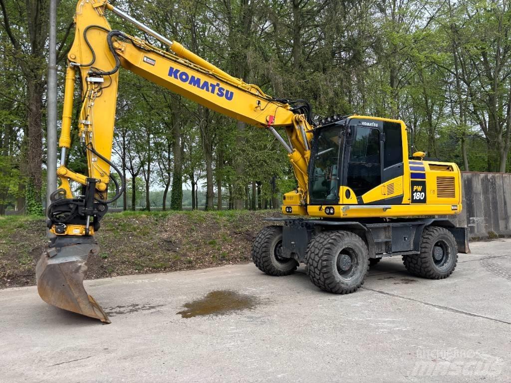 Komatsu PW180-11 Gumikerekes kotrók