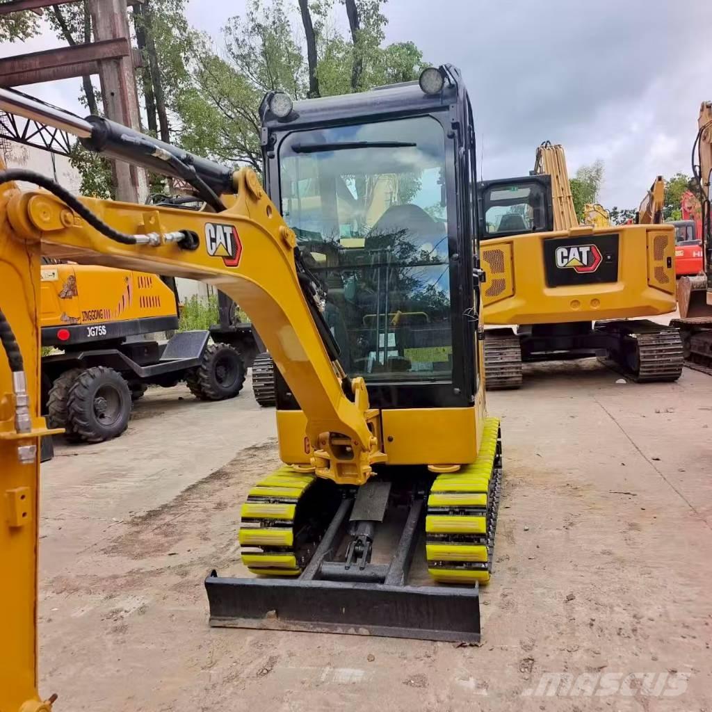 CAT 302 Mini kotrók < 7t