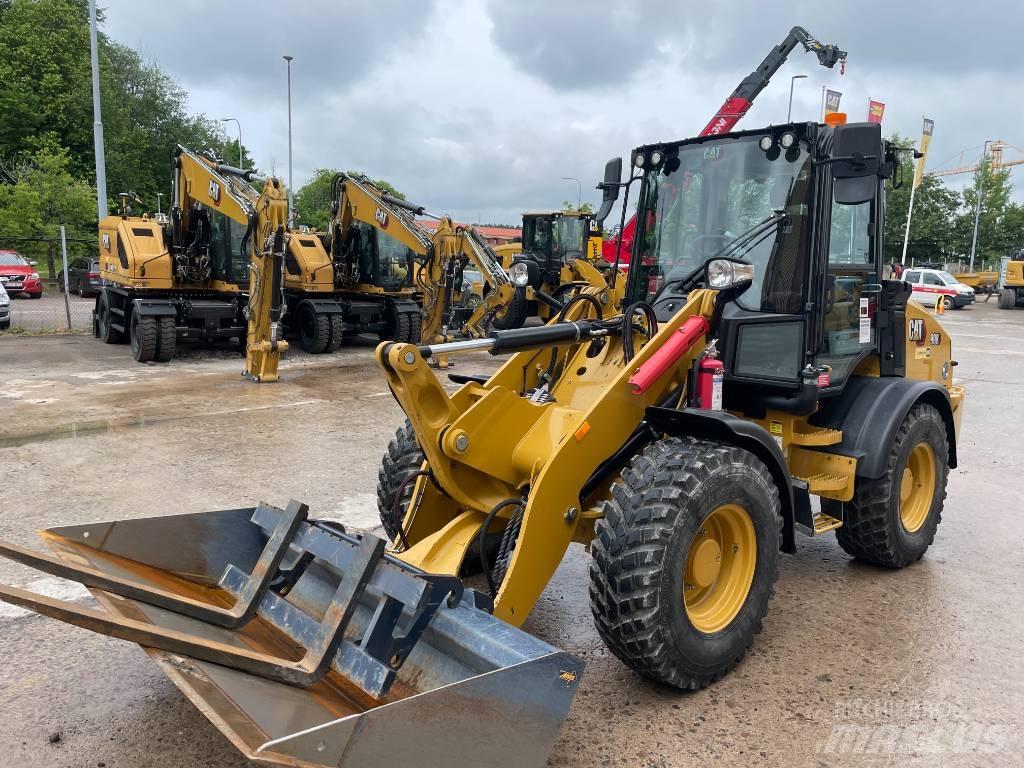 CAT 908 M Gumikerekes homlokrakodók
