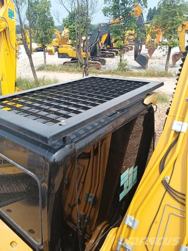 CAT 323D2 Lánctalpas kotrók