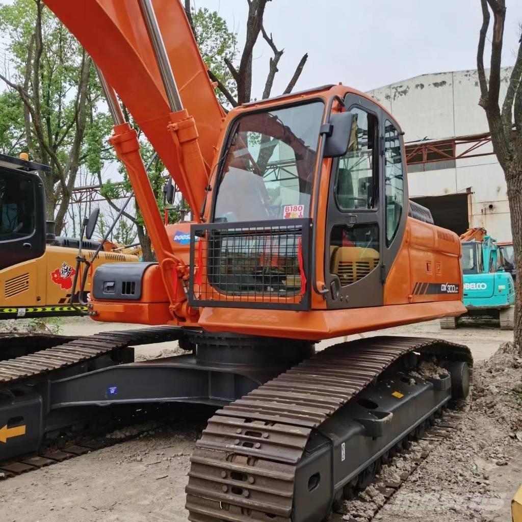Doosan DX 300 LC Lánctalpas kotrók