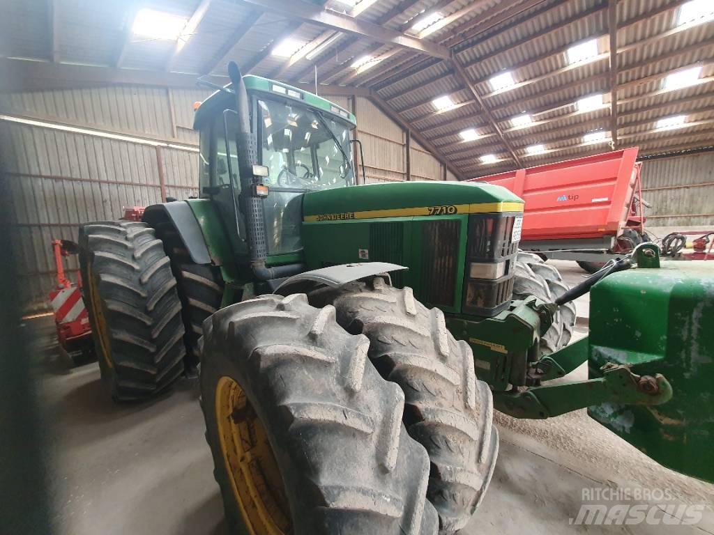 John Deere 7710 Traktorok