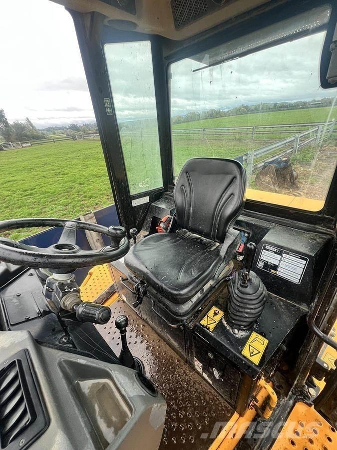 JCB 6T-3 Mezei dömperek