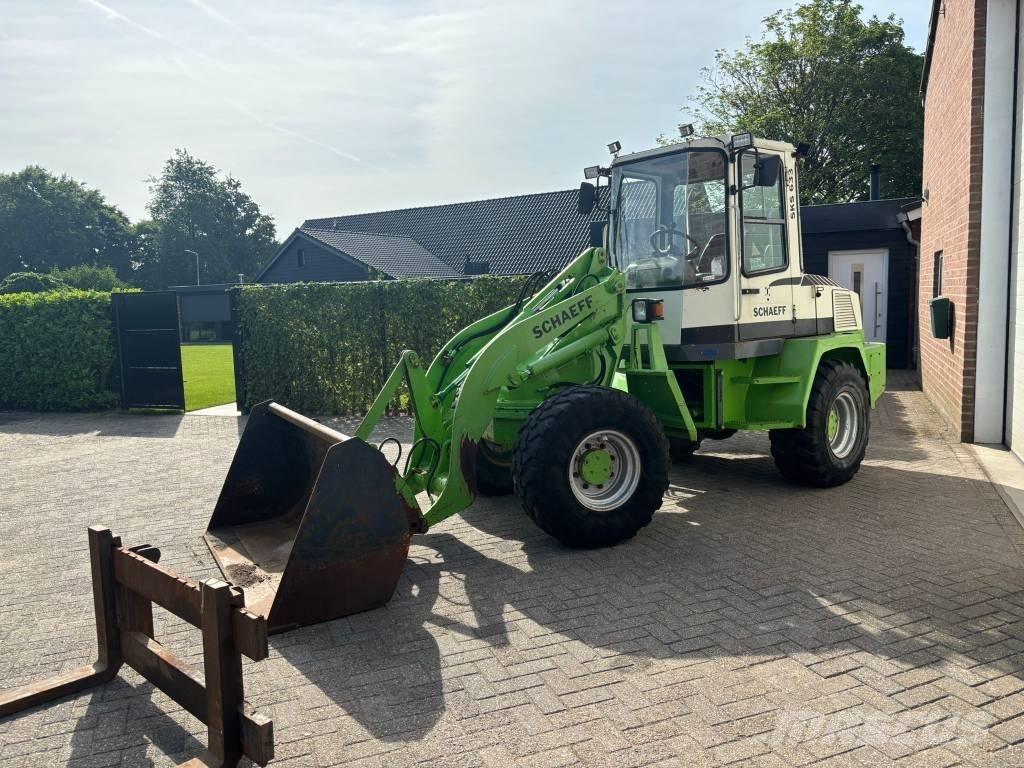 Schaeff SKS 633 Gumikerekes homlokrakodók