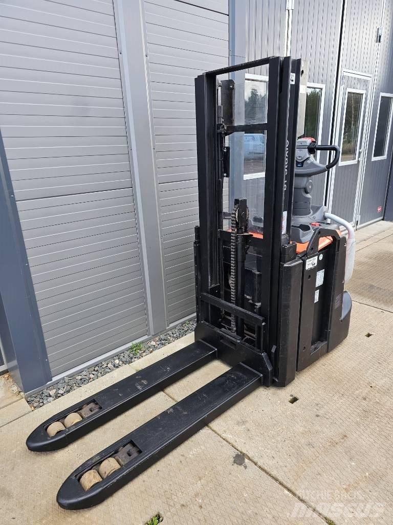 BT SPE 200 D 2500mm Gyalogkíséretű targonca