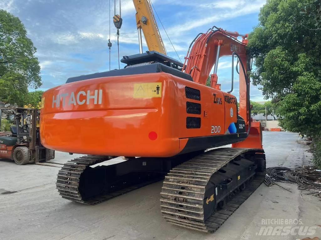 Hitachi ZX 200 Lánctalpas kotrók
