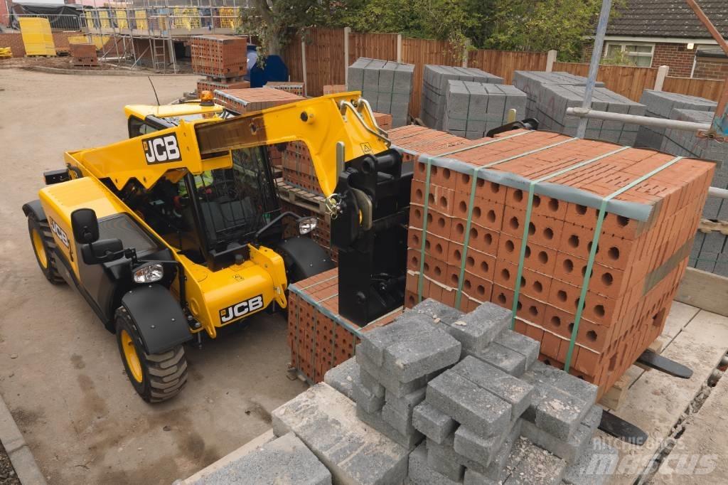 JCB 525-60 Teleszkópos rakodók
