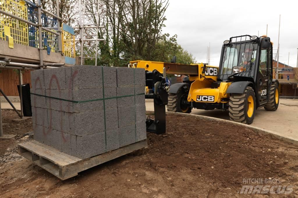 JCB 525-60 Teleszkópos rakodók