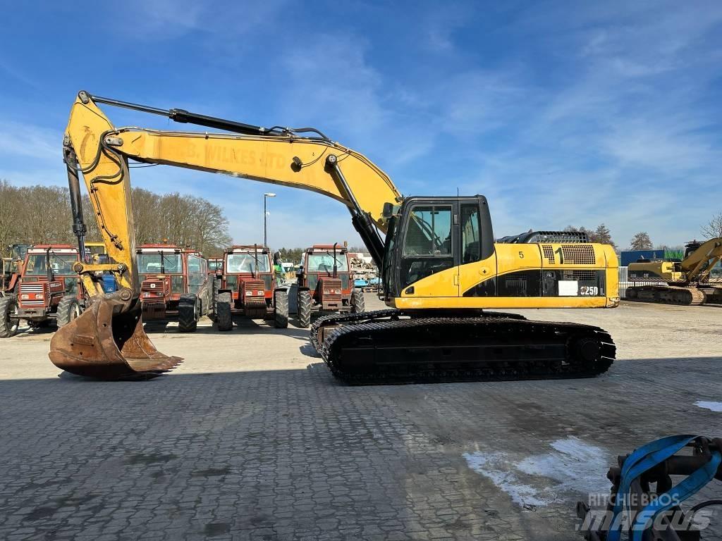 CAT 325DL Lánctalpas kotrók