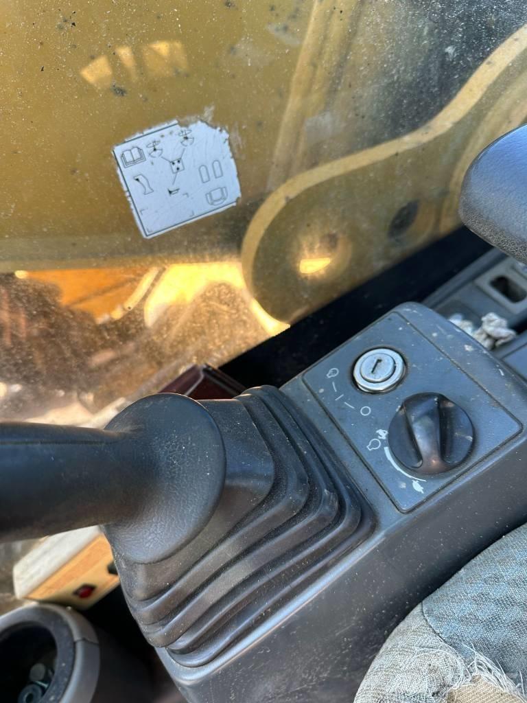 CAT 325DL Lánctalpas kotrók