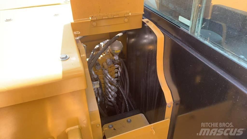 CAT 306E2 Lánctalpas kotrók