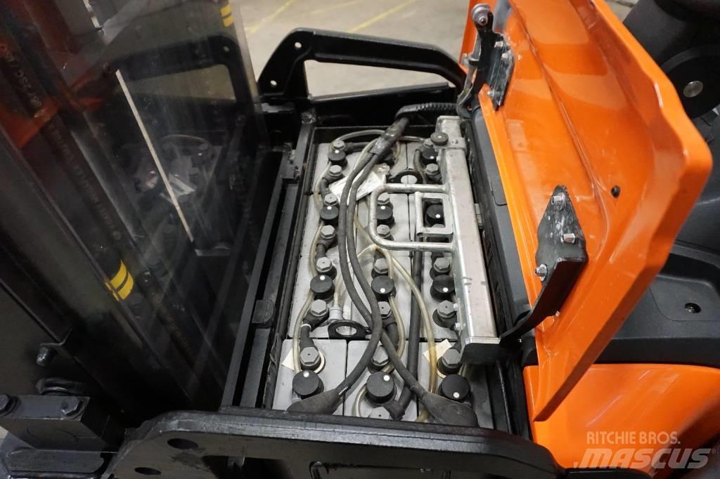 Toyota SPE160L Gyalogkíséretű targonca