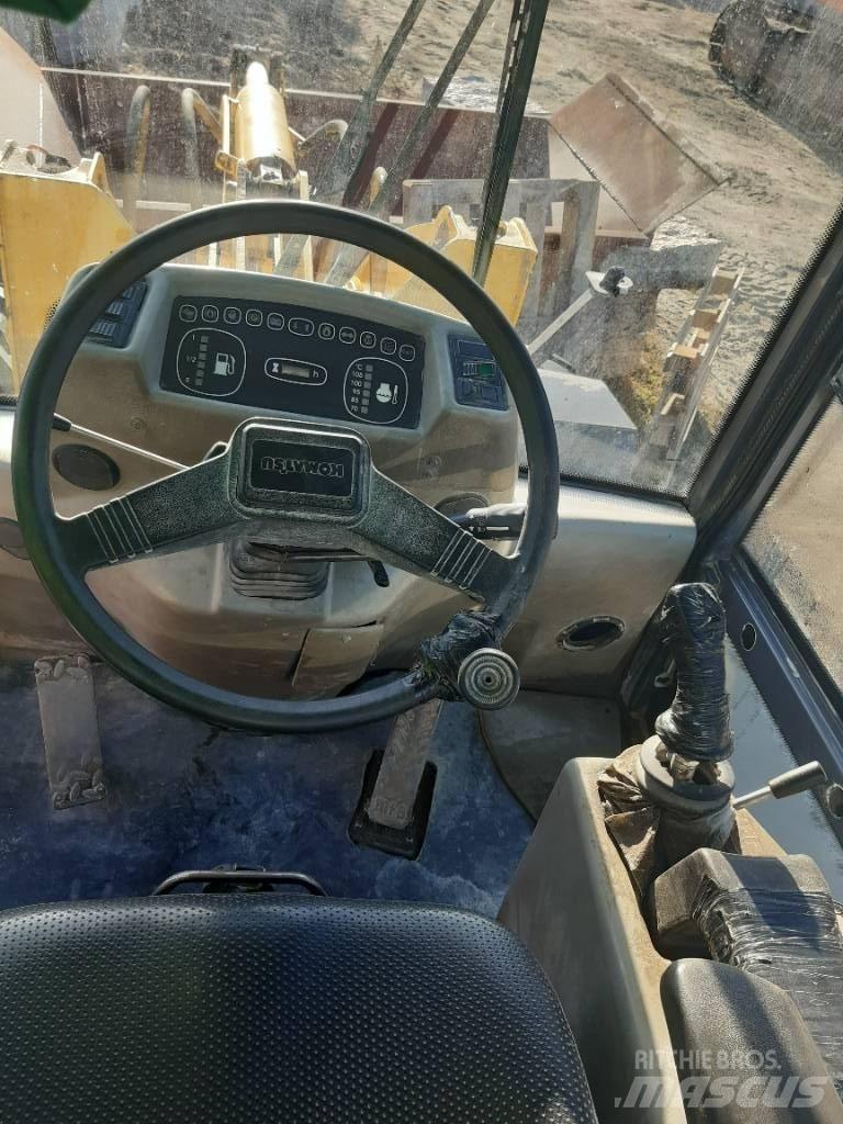 Komatsu WA95-3 Gumikerekes homlokrakodók