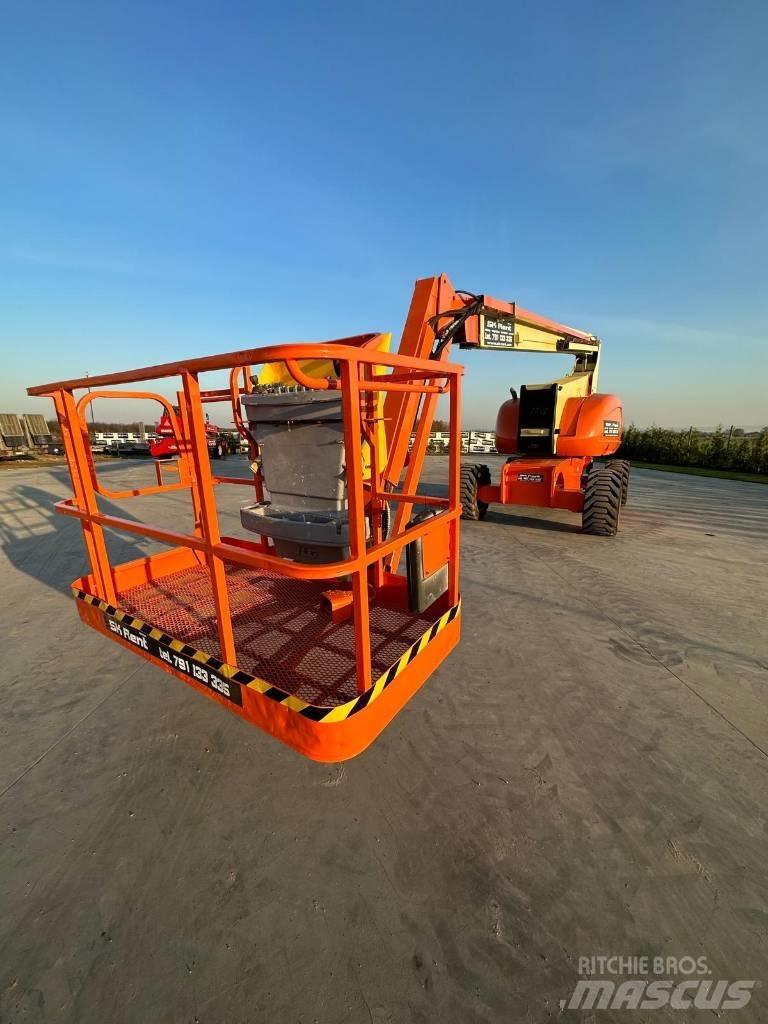 JLG 800 AJ Karos emelők