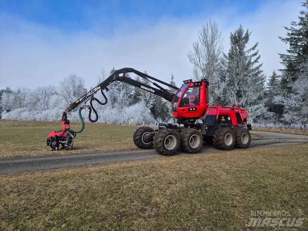 Komatsu 931 XC Betakarítók