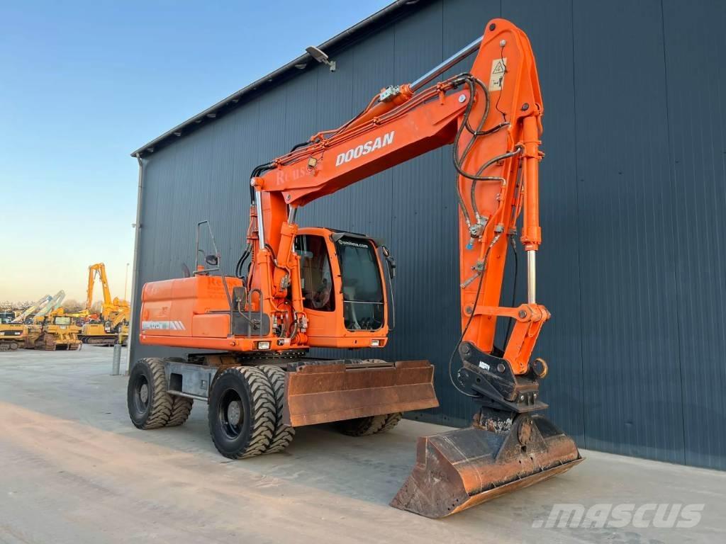 Doosan DX170W Gumikerekes kotrók