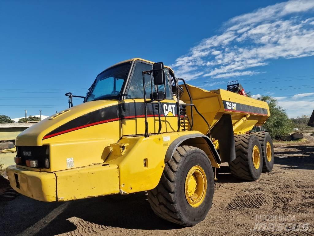 CAT 725 Csuklósdömperek