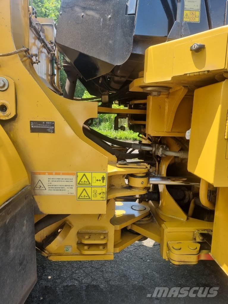 CAT 966 H Gumikerekes homlokrakodók