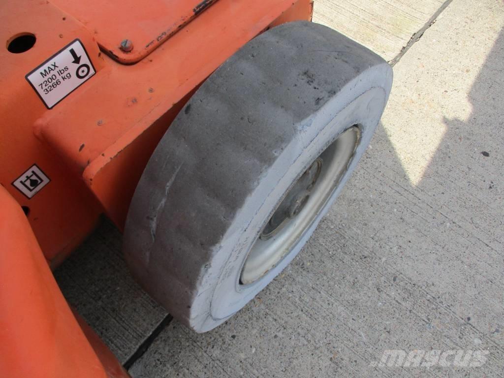 JLG E 400 AJPN (745) Kompakt önjáró emelők