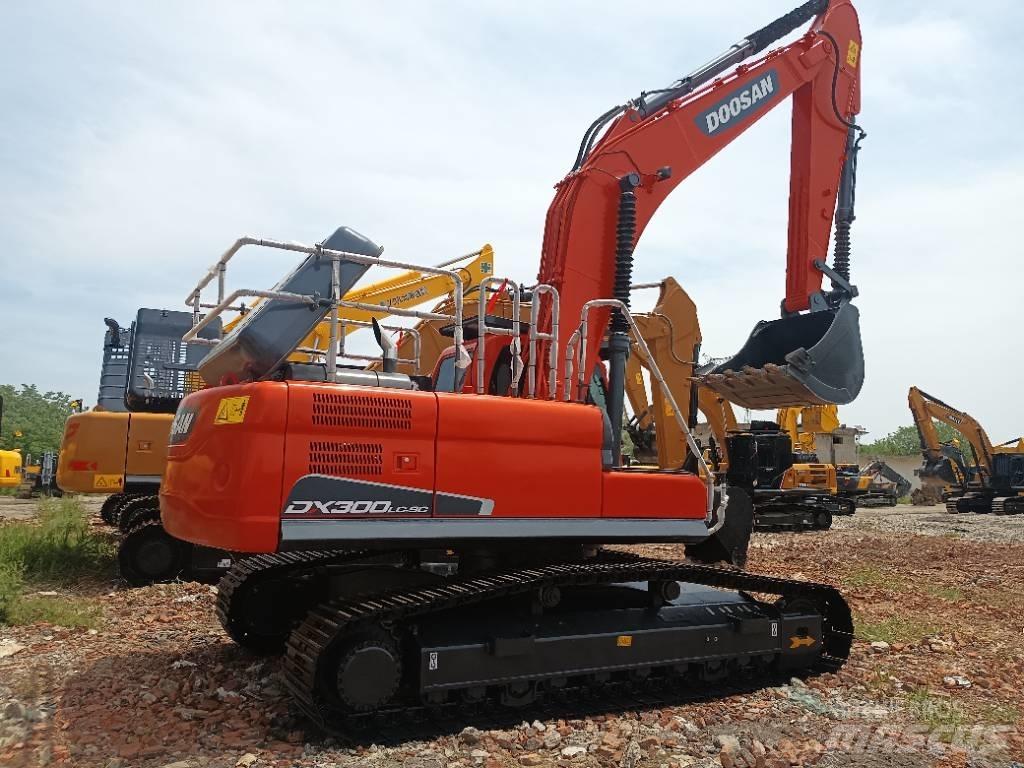 Doosan DX300LC Lánctalpas kotrók