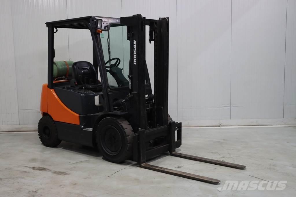 Doosan G25E-5 Gázüzemű targoncák