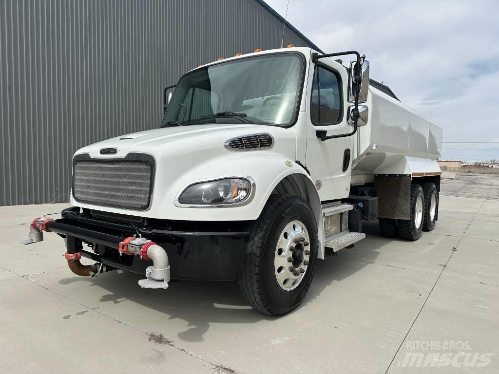 Freightliner M2 Vízszállító teherautók