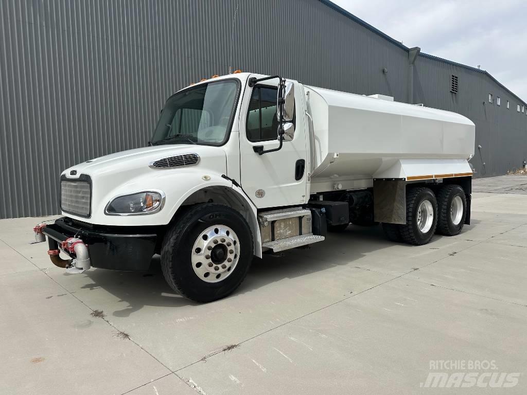 Freightliner M2 Vízszállító teherautók
