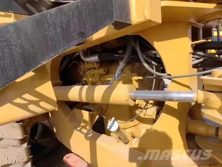 CAT 966 H Gumikerekes homlokrakodók