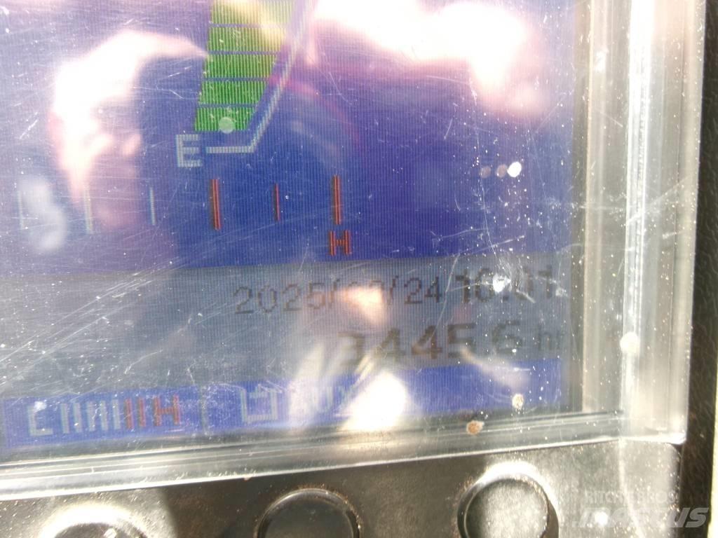 Takeuchi TB 240 Mini kotrók < 7t