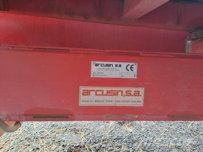 Arcusin E-160 Bálaszállító pótkocsi