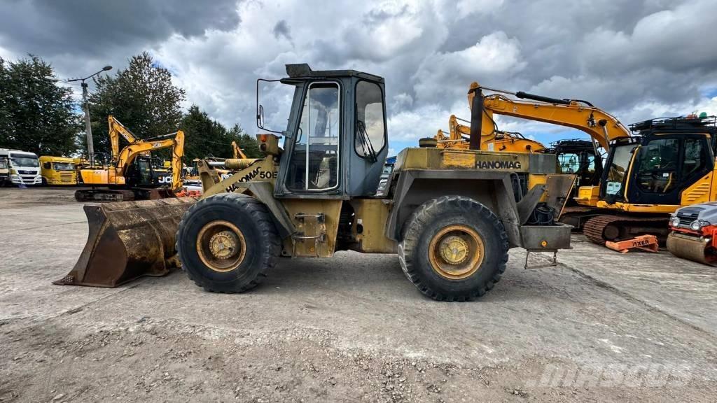 Hanomag 50 E Gumikerekes homlokrakodók