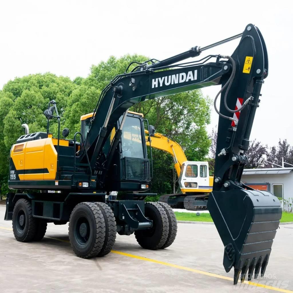 Hyundai HW155 Gumikerekes kotrók