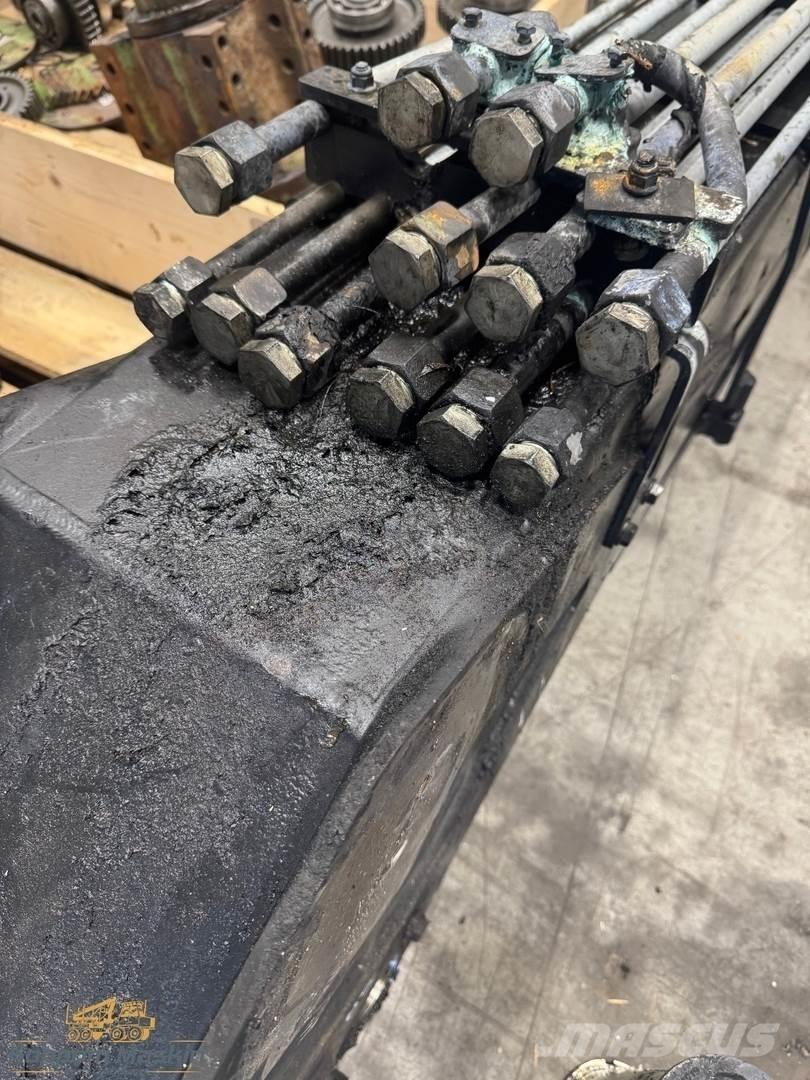 Komatsu 130F Kihordó daruk