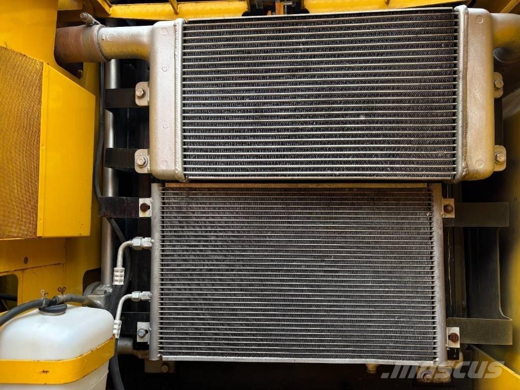 Komatsu PC 220-7 Lánctalpas kotrók
