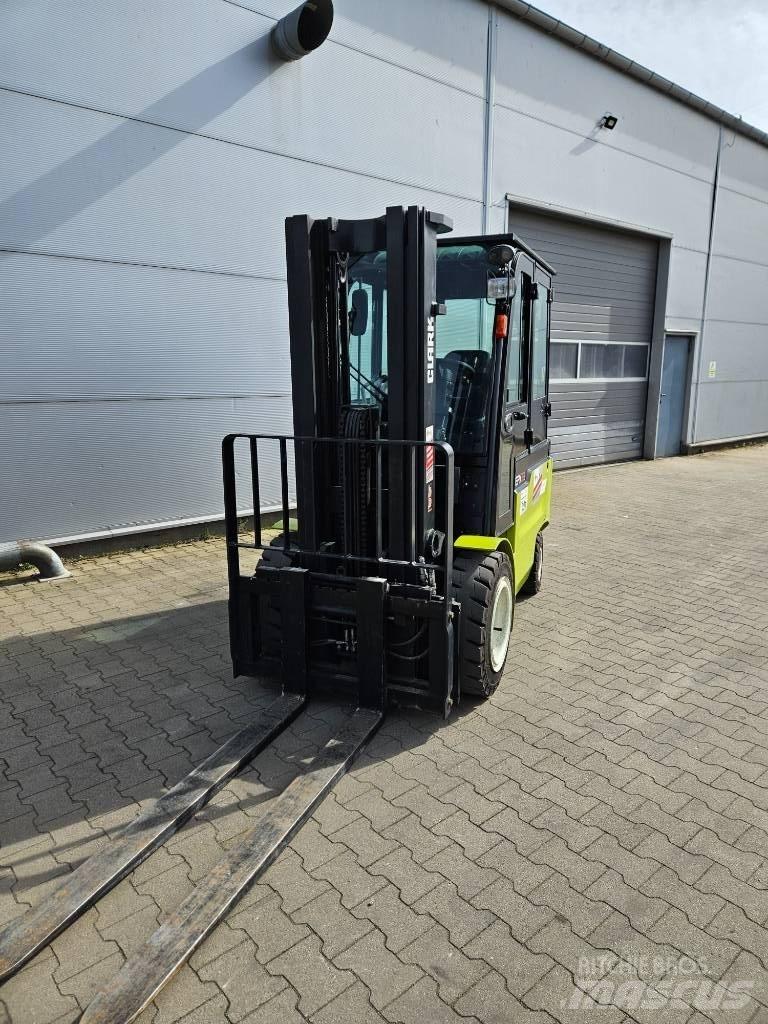 Clark EPX32i Elektromos targoncák
