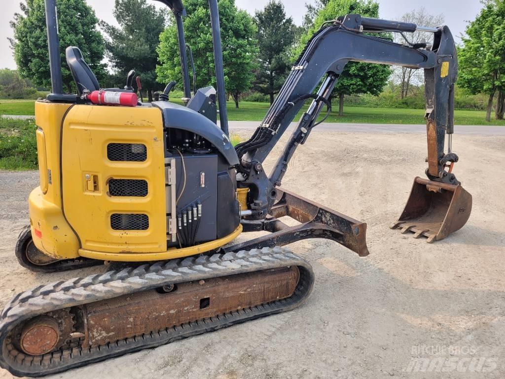 DEERE 35G Mini kotrók < 7t