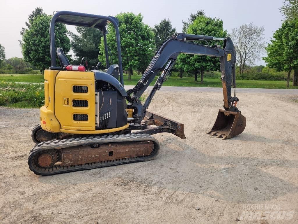 DEERE 35G Mini kotrók < 7t