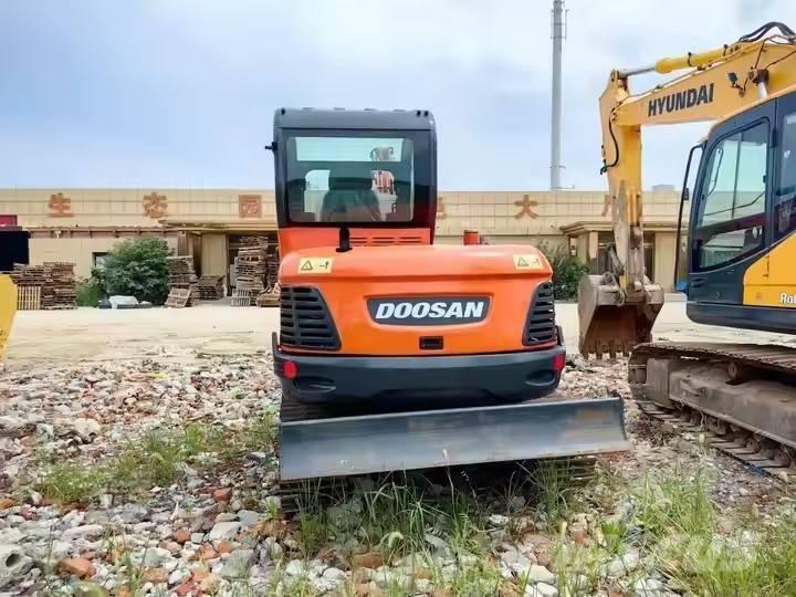 Doosan DX 60 Lánctalpas kotrók