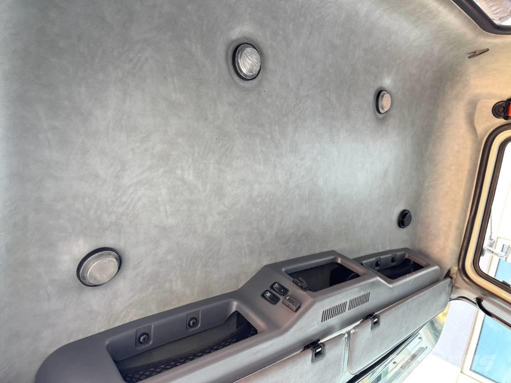 Mack GU713 Multifunkciós teherautók