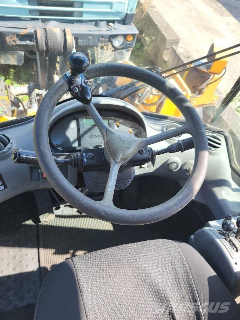 Volvo L 70 E Gumikerekes homlokrakodók
