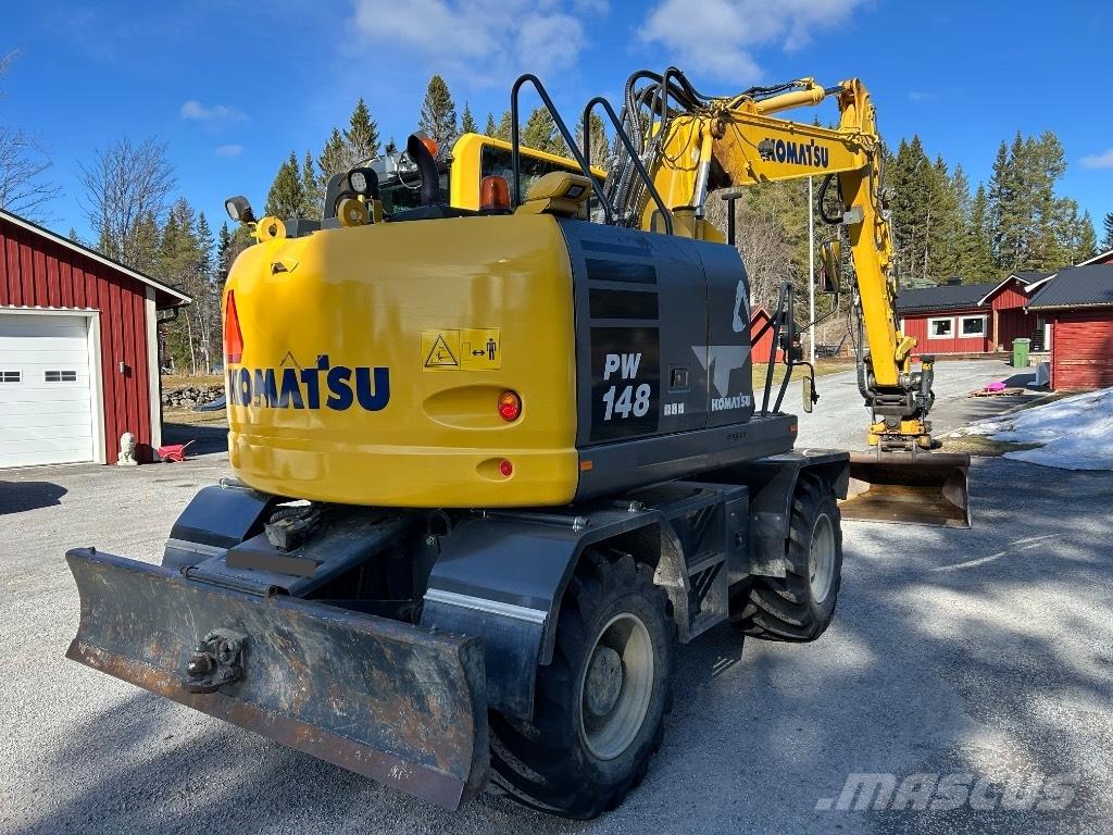 Komatsu PW 148-10 Gumikerekes kotrók