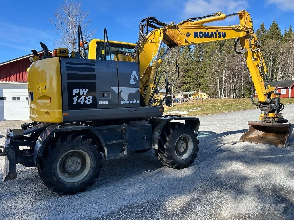 Komatsu PW 148-10 Gumikerekes kotrók