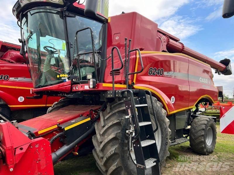 Case IH 8240 Kombájnok