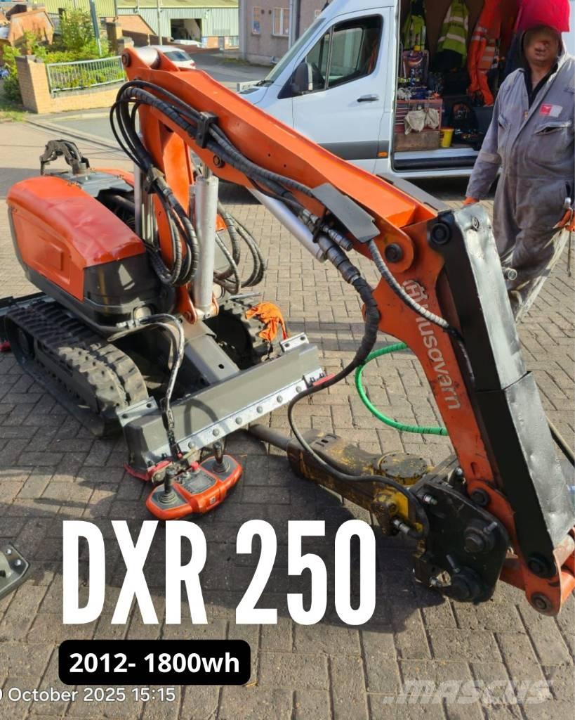 Husqvarna DXR 250 Bontásra használt kotrók